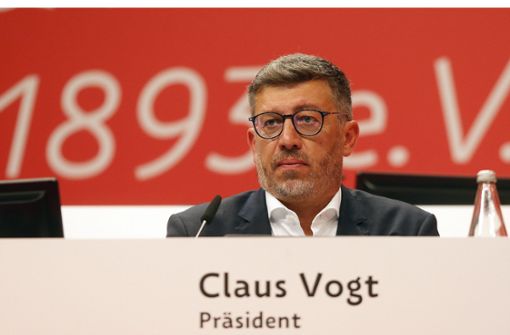 VfB-Präsident Claus  sieht sich Abwahlanträgen ausgesetzt. Foto: Pressefoto Baumann/Hansjürgen Britsch