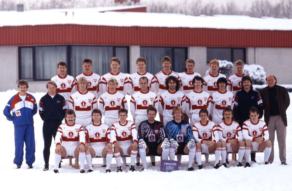 Das Team des VfB Stuttgart wurde auch schon mal im Schnee fotografiert – im Winter 1991.