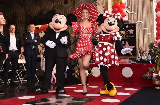 Disney-Comicfigur Minnie Maus erhielt am Montag ihren eigenen Stern im Asphalt des berühmten Walk of Fame. Mit dabei: Stars wie Katy Perry oder Micky. Foto: Getty
