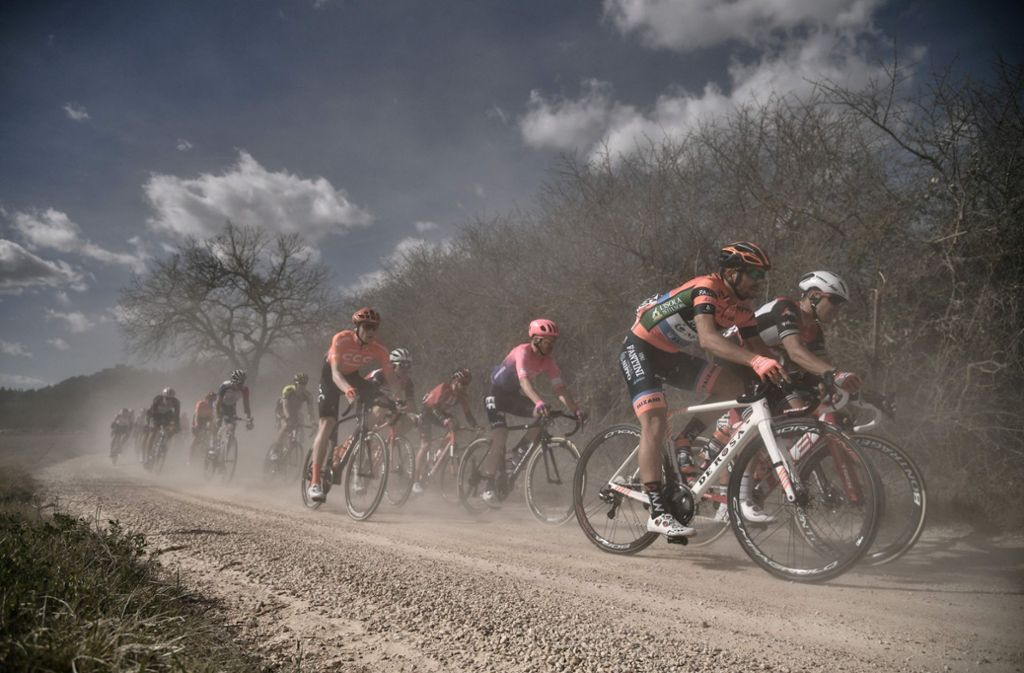 Das Rennen Strade Bianche in der Toskana sollte am 7. März stattfinden. Nun bildet es den Auftakt am 1. August als erstes World-Tour-Rennen des Verbandes UCI.