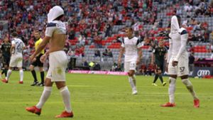 Beim 0:7 in München sind die Spieler des VfL Bochum chancenlos. Foto: imago images/MIS/via www.imago-images.de
