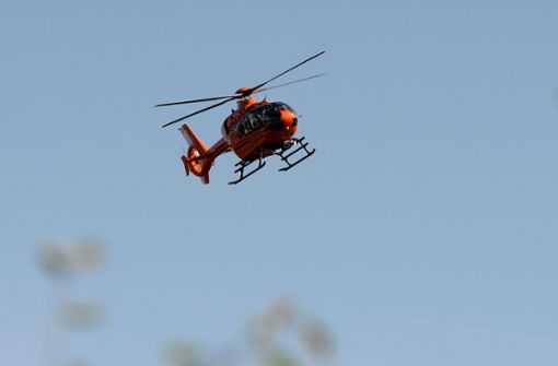 Der Baggerfahrer wurde mit schweren Verletzungen per Hubschrauber ins Krankenhaus gebracht (Symbolfoto). Foto: picture alliance / dpa/Daniel Reinhardt