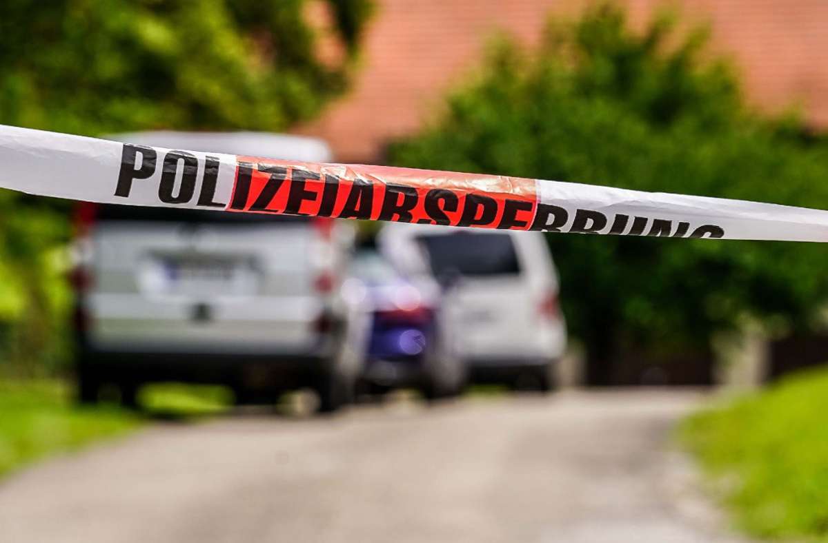 Am Dienstag entdeckte die Polizei in Wernau die Leiche einer Frau.