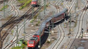 Im Bahnverkehr zwischen Karlsruhe und Stuttgart wird in den kommenden Wochen nicht mehr viel gehen (Symbolbild). Foto: dpa