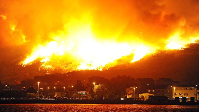 Schwere Waldbrände wüten an der Adria