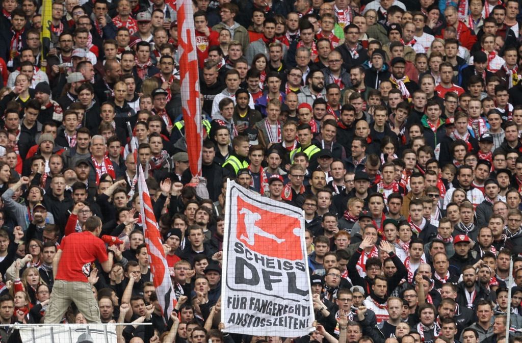 Die Fans des VfB Stuttgart haben die DFL deutlich kritisiert.
