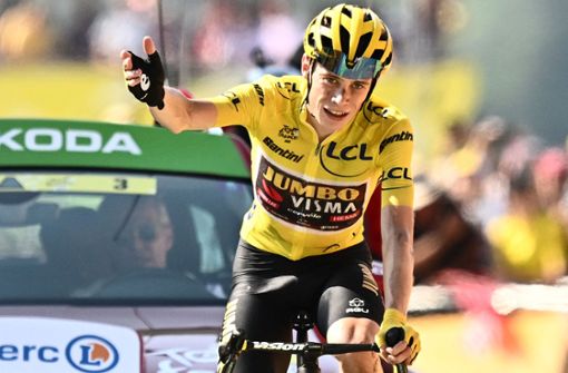 Jonas Vingegaard steht vor dem Triumph bei der Tour de France. Foto: AFP/MARCO BERTORELLO