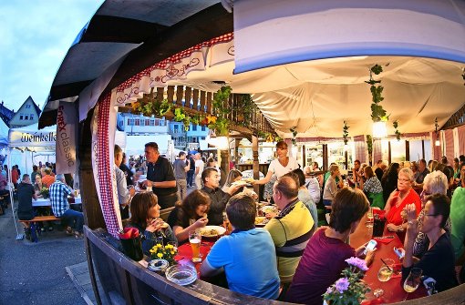 Vom 5. bis zum 15. August laden sieben Wirte zum Zwiebelfest auf den Marktplatz. Die Weinstube Eißele ist nicht dabei. Foto: Horst Rudel
