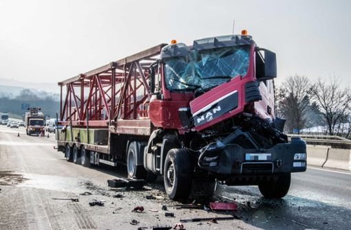 Der LKW-Fahrer hatte bei dem Unfall am vergangenen Mittwoch Glück im Unglück. Foto: 7aktuell.de/ Gruber