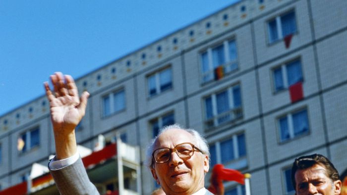 Honeckers Orden dürfen zurück in den freien Verkauf