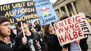 Am Wochenende haben in Stuttgart tausende Menschen gegen die Wohnungsnot demonstriert. Foto: Lichtgut/Christoph Schmidt