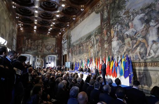 Die verbleibenden 27 EU-Mitgliedstaaten haben bei ihrem Jubiläumsgipfel in Rom am Samstag eine Erklärung zum 60. Jahrestag der Römischen Verträge unterzeichnet. Foto: AP