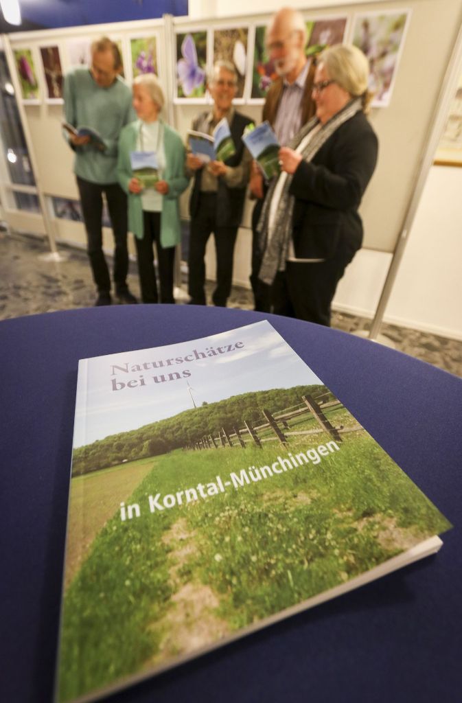 Mehr als 80 Menschen sind zur Präsentation des Buches „Naturschätze bei uns in Korntal-Münchingen“ ins Korntaler Rathaus gekommen.