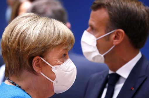 Angela Merkel und Emanuel Macron ziehen diesmal an einem Strang. Aber das hilft den EU-Staaten aktuell offenbar nicht, ihre Differenzen zu überwinden. Foto: dpa/Francois Lenoir