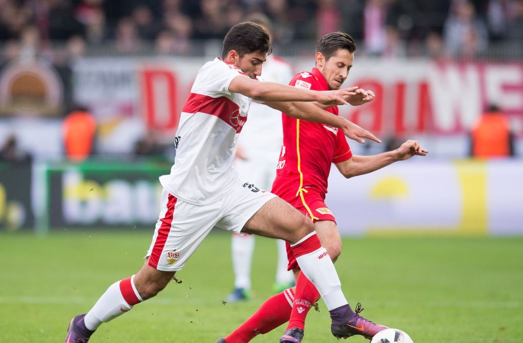Berkay Özcan vom VfB Stuttgart tut sich in der Partie bei Union Berlin zumeist schwer.