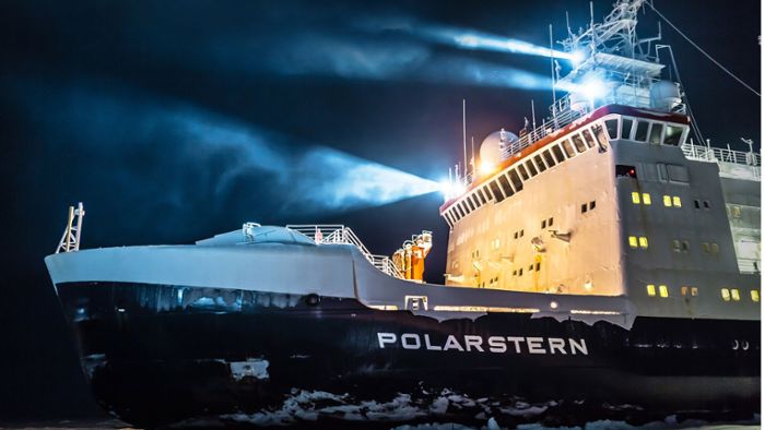 Wie sich die Polarstern ein Jahr lang durchs Eis kämpft