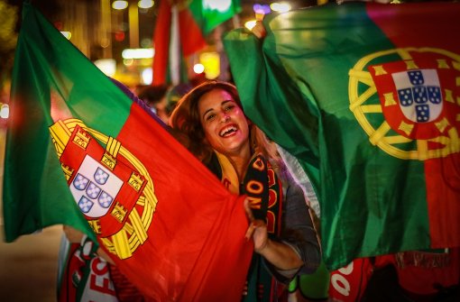 Dieser portugiesische Fan freut sich ausgelassen nach dem Sieg gegen Portugal. Foto: 7aktuell.de/Friedrichs