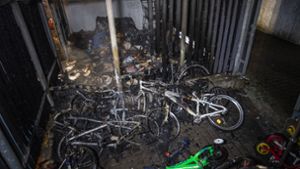 Bei dem Brand wurden mehrere Fahrräder beschädigt. Foto: 7aktuell.de/Simon Adomat