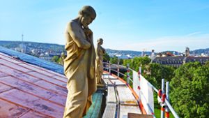 Die Skulpturen auf dem Dach sind schon seit Anfang September wieder komplett. Foto: Staatstheater Stuttgart