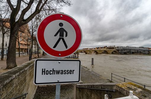 Ein 26-Jähriger ist in Tuttlingen bei Hochwasser schwer verletzt aus der Donau gerettet worden (Symbolbild). Foto: dpa