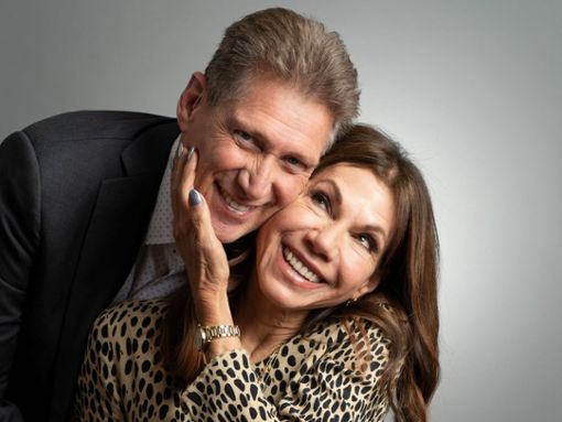 Gerry Turner und Theresa Nist lernten sich in der US-Datingshow The Golden Bachelor kennen. Foto: IMAGO/USA TODAY Network