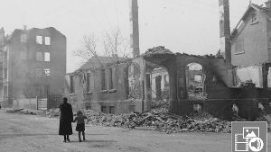 Kulisse einer Nachkriegsjugend: Zerstörte Innenstädte. Klicken Sie auf den Button, um unsere Multimediareportage zu sehen. Foto: Getty