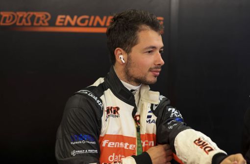 Laurents Hörr im vergangenen Jahr bei einer Pressekonferenz vor der 24 Stunden von Le Mans. Foto: IMAGO//MPS AGENCY