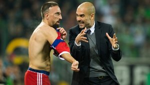 Franck Ribéry (links) und sein Trainer Pep Guardiola Foto: dpa