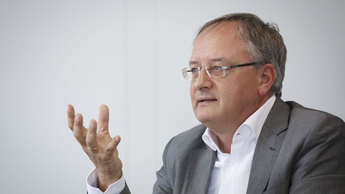 SPD-Fraktionschef will Verfassungsänderung diskutieren