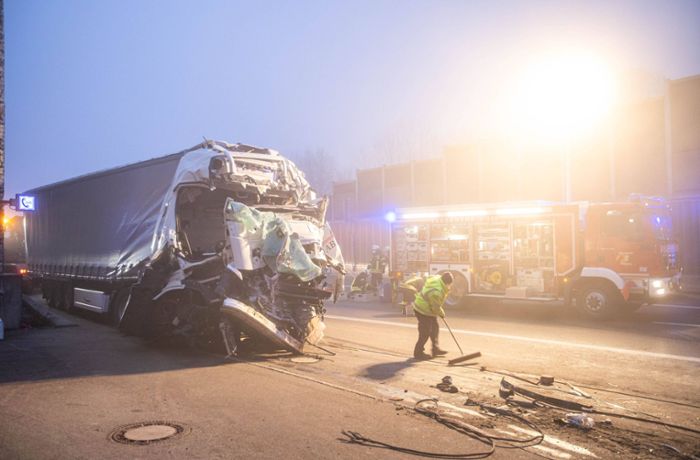 Tödlicher Unfall bei Gruibingen: Sperrung auf der  A8 in Fahrtrichtung München aufgehoben
