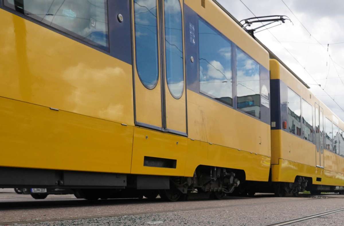 Der Fahrer der Stadtbahn konnte laut Polizei nicht mehr rechtzeitig bremsen (Symbolfoto). Foto: Fotoagentur-Stuttgart/Andreas Rosar