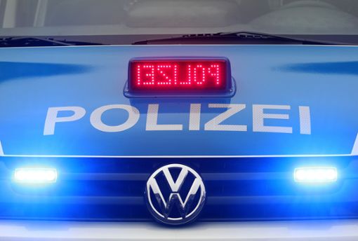 Das Polizeirevier Nürtingen  sucht Zeugen zu dem Vorfall. Foto: dpa/Roland Weihrauch