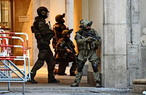 Beim Münchner Amoklauf am 22. Juli 2016 war die Polizei auf sich gestellt. Doch es sind große Terrorszenarien denkbar, bei denen sie womöglich auf die Hilfe der Bundeswehr angewiesen ist. Foto: dpa