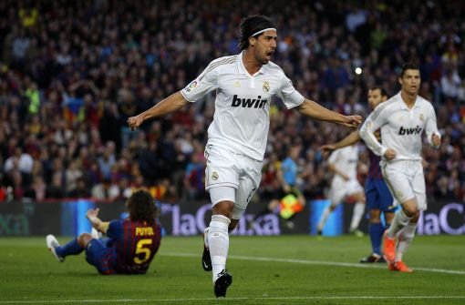 Sami Khedira bejubelt seinen Treffer zum 1:0 der Königlichen in Barcelona. Foto: AP