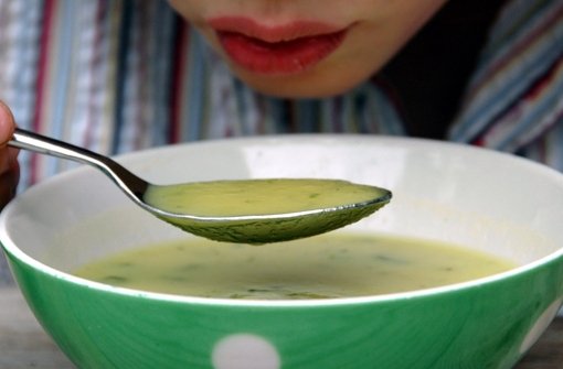 Suppen sind ein beliebtes einfaches Essen Foto: dpa