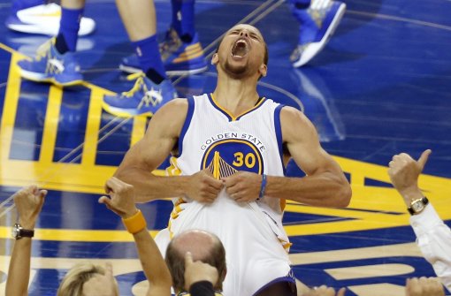 Stephen Curry erzielte in den sieben Partien gegen OKC 32 Dreier und stellte einen NBA-Rekord auf. Foto: dpa
