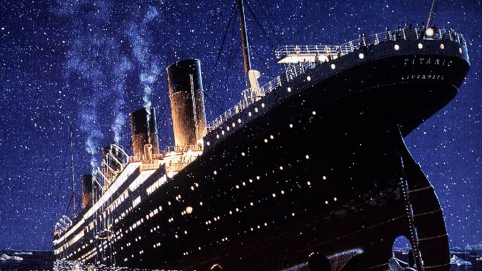 Titanic von Klein-U-Boot gerammt