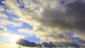 Der DWD prognostiziert einen Wechsel aus Sonne und Wolken (Archivbild). Foto: Lichtgut/Leif Piechowski/Lichtgut/Leif Piechowski