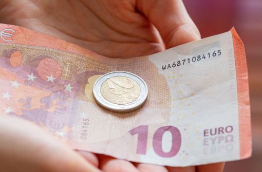 Zwölf Euro pro Stunde, das dürfte vom 1. Januar 2024 an nicht mehr reichen. Foto: dpa/Fernando Gutierrez-Juarez