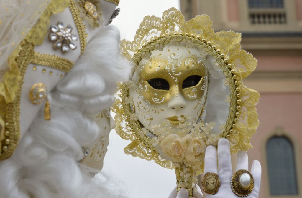 Der Ludwigsburger Marktplatz verwandelt sich am Wochenende in eine Hochburg des venezianischen Karnevals Foto: dpa