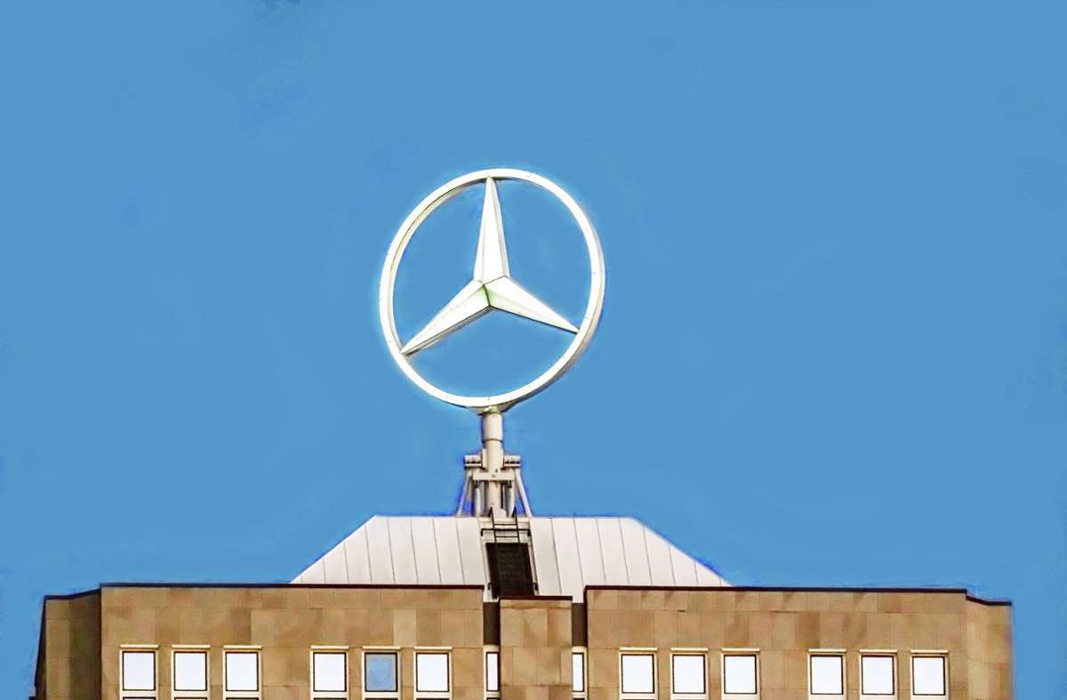 Der Mercedes-Stern vom Bahnhofsturm: ein Stuttgarter Wahrzeichen