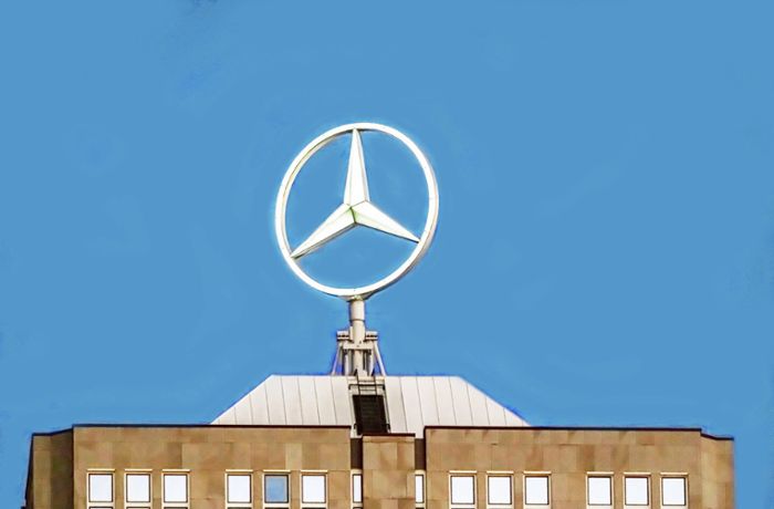 Gebäude des Autobauers in  Stuttgart: Dieser Mercedes-Stern verschwindet für immer