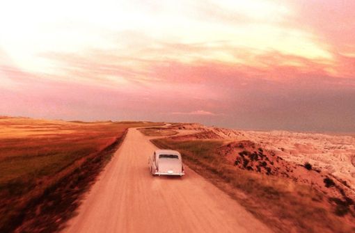 Mit dem Rolls Royce auf dem Weg nach Hollywood: Szene aus „The King“ Foto: Verleih