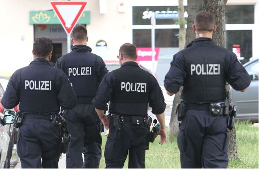 Zum Schutz vor Alltagskriminalität müsse der Staat im Alltag präsenter sein,  erklärt die SPD und fordert15 000 neue Polizisten in Bund und Ländern. Foto: dpa-Zentralbild