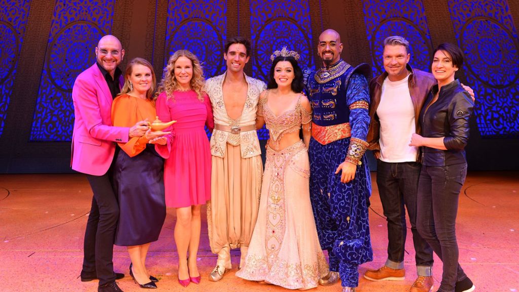 Premiere von  Disneys  „Aladdin“ in Stuttgart: Der rote Teppich kann nicht fliegen