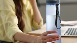 Angebrochene Flasche: Wie lange ist Wasser haltbar?
