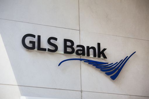 Logo der GLS Bank. Foto: Tobias Arhelger / shutterstock.com