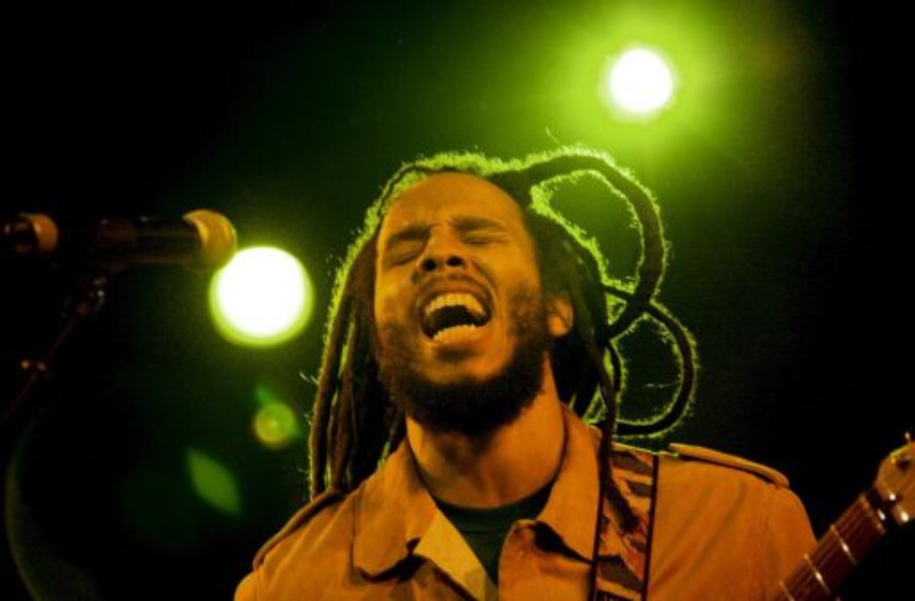 Bob Marley hinterlässt offiziell zwölf Kinder - vier davon aus seiner Ehe mit Rita Anderson. Inoffizielle Schätzungen gehen von 46 Nachkommen aus. Seine musikalisches Erbe lebt in seinen Kindern fort: Bobs Sohn Ziggy Marley (Foto) bildet mit seinen Geschwistern Cedella, Stephen und Sharon die Reggaeband Ziggy Marley & the Melody Makers.
