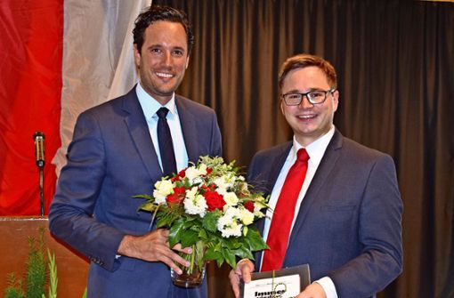 Verwaltungsbürgermeister Fabian Mayer (links) hat Kai Mungenast in sein neues Amt eingeführt. Foto: Alexandra Kratz