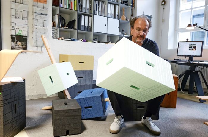 Blickfang-Design-Messe in Stuttgart: Aus einem   Quader wird   ein Stuhl, ein Tisch oder ein Fitnessgerät